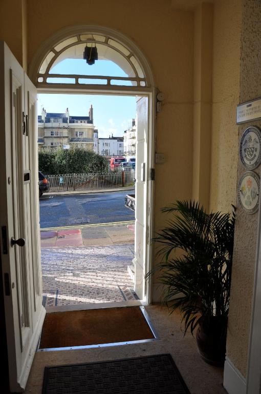 Adelaide House Hotel Luton  Eksteriør billede